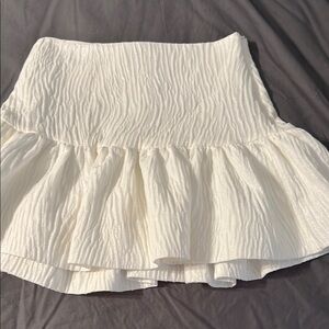 NWT ZARA White Textured Ruffle Skort – Size XS